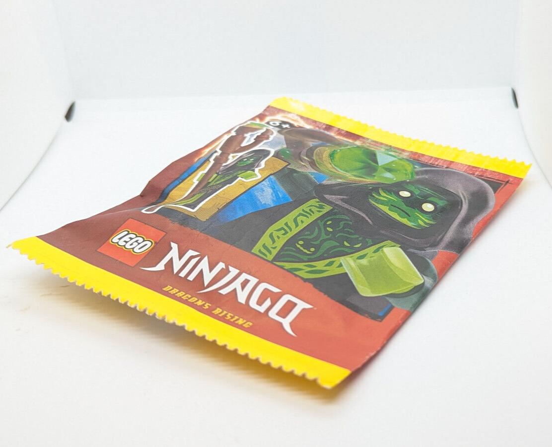 New SEALED Lego Ninjago Minifigure - Spirit of the Temple (njo0825