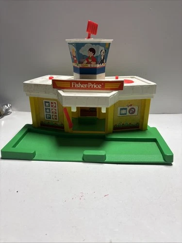 1980's Vintage Fisher Price Little People Play Family Airport Jetport #933