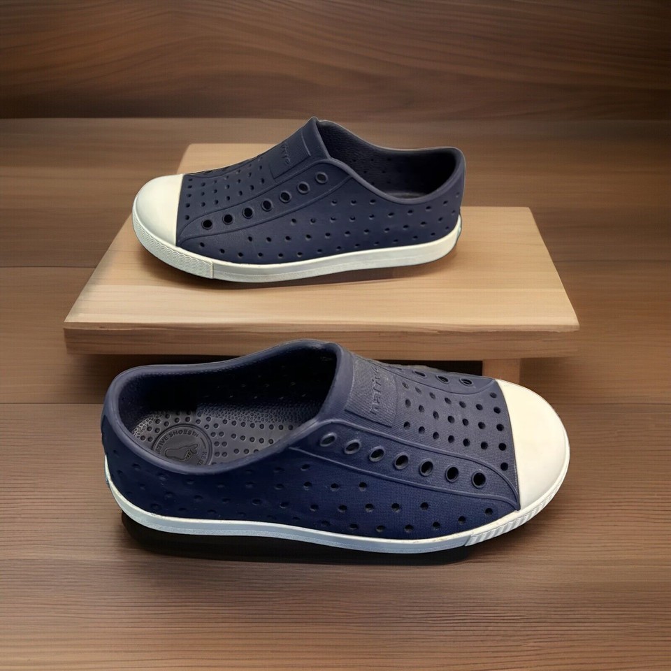 Navy Regatta Blue Native Shoes J1 Water Shoes Big Kids Size 1 EUC 50