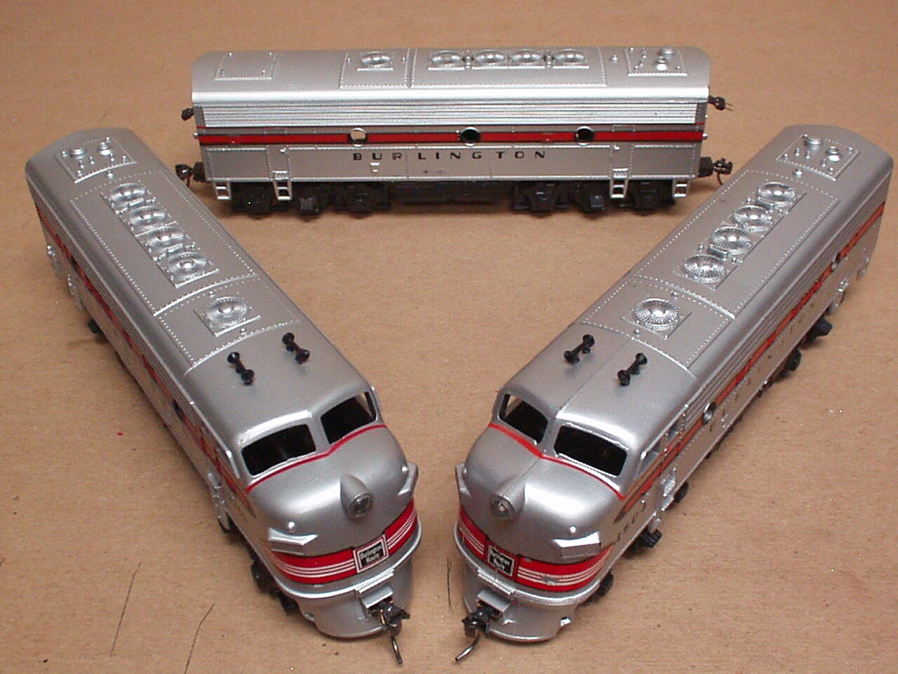Tyco Mantua HO F7 F9 Burlington Route A-B-A 2-Powered 3-Locomotive Set w Kadees Tyco Mantua HO F7 F9 Burlington Route A-B-A 2-Powered 3-Locomotive Set w Kadees