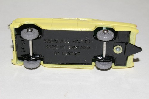 MATCHBOX LESNEY #45A VAUXHALL VICTOR, YELLOW, GPW, NICE, SCARCE BOX TYPE C - Picture 11 of 12