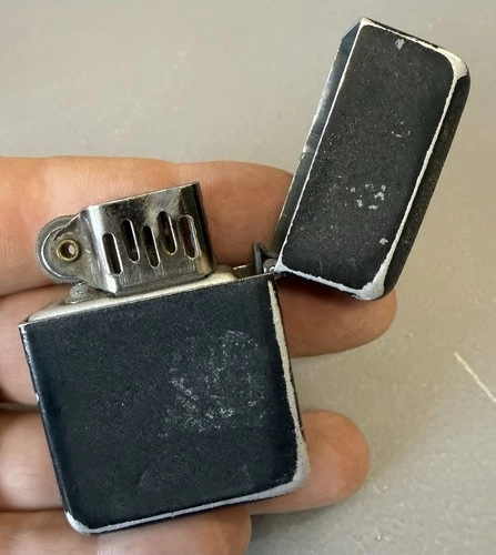 Vintage WW2 US Military Black Crackle Finish Lighter Matawan The Windy L@@K