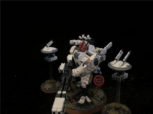 Traje de batalla Warhammer 40K DPS pintado T'au Empire XV88 Broadside SK5355 - Imagen 6 de 7