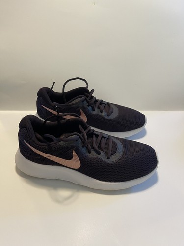 nike tanjun burgundy womens