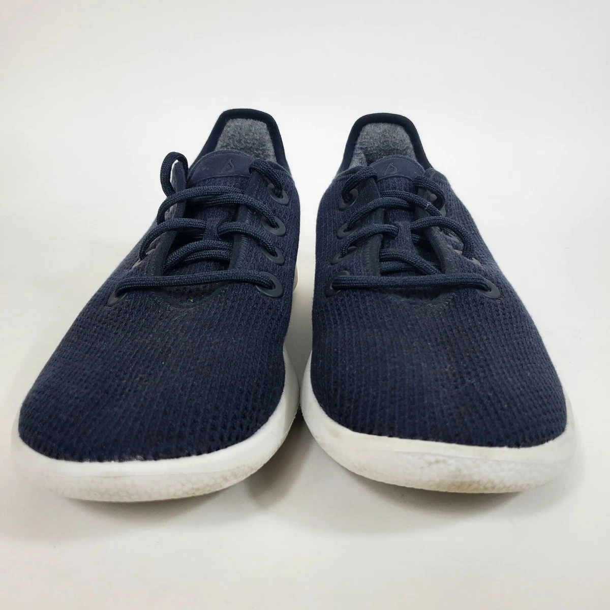 Navy blue hotsell gym shoes
