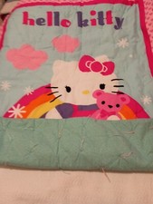 Edredón de tiro Hello Kitty extendido a mano con hilo de ganchillo 33"X41"