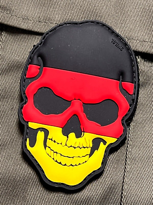 3D PVC Rubber Patch Klett Abzeichen ''SKULL DEUTSCHLAND'' ca. 9,0 x 5,0 cm US BW