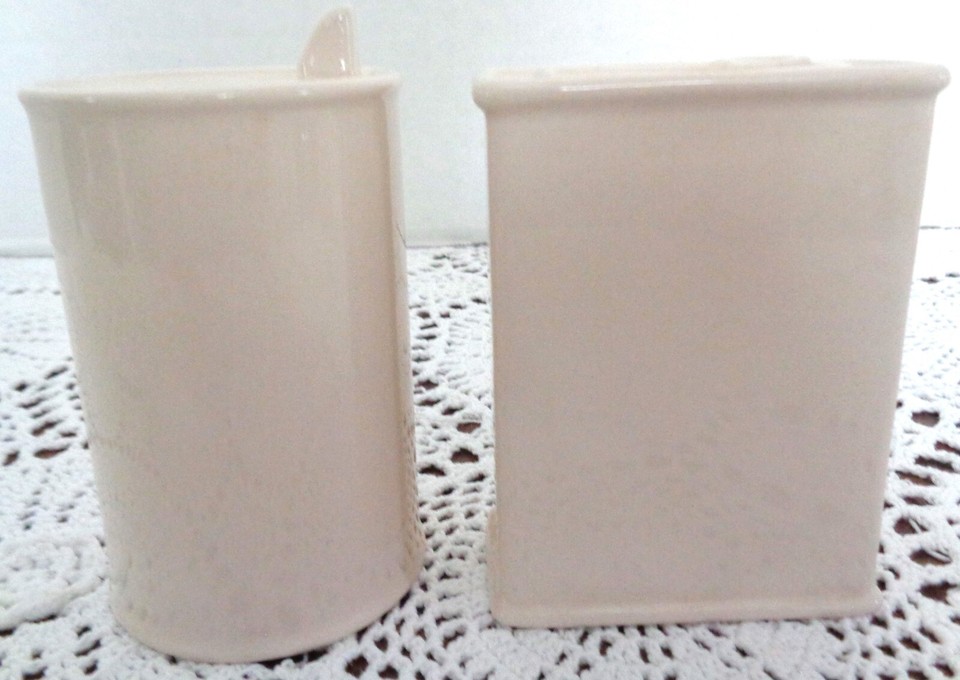 Roshco Corner Grocery Pure & Simple Salt & Pepper Shakers Country