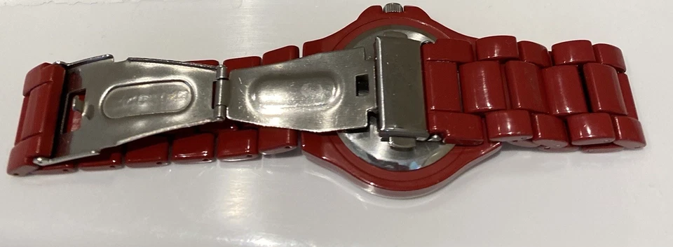 Reloj, Cristal para Dama, Chismes, Pulsera Roja con Cierre, Nuevo Sin Etiquetas, Perfecto Foto 3 de 4