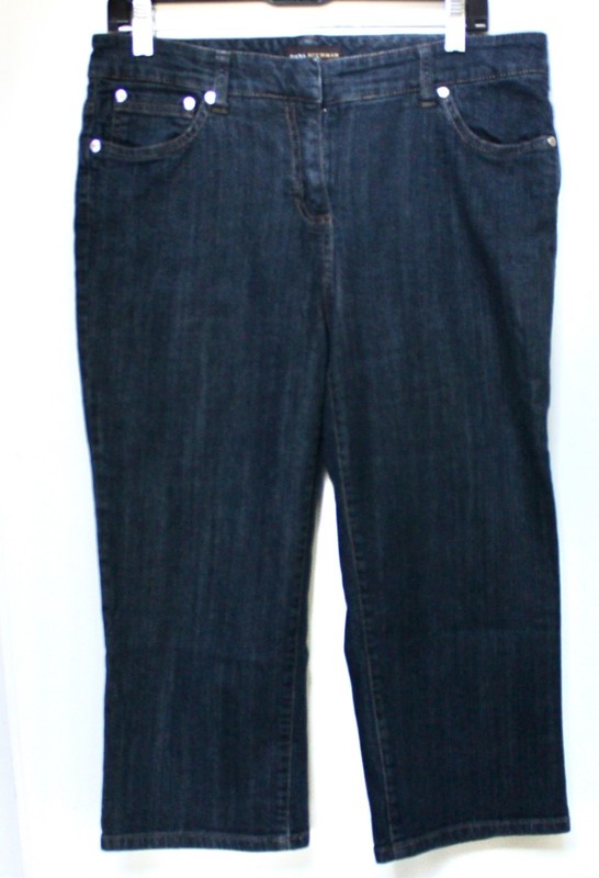 Dana Buchman Signature Size 10 ~ 20 Inch Inseam Capri Blue Denim Logo Jeans