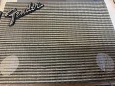 FENDER VERSTÄRKER / GITARRENLAUTSPRECHER FRO...