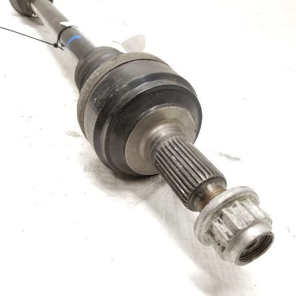 Porsche Cayenne 2016 3,6 L eje trasero izquierdo o derecho transmisión CV 95833202430 Foto 2 de 4