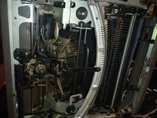 **Vintage ** Olive Green Vintage 1950s Smith-Corona Silent Super Typewriter thumbnail