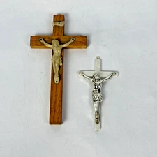 Lot of 2 Crucifix Cross Jesus 4" White Plastic/Gold & 6"  Wood/White Catholic