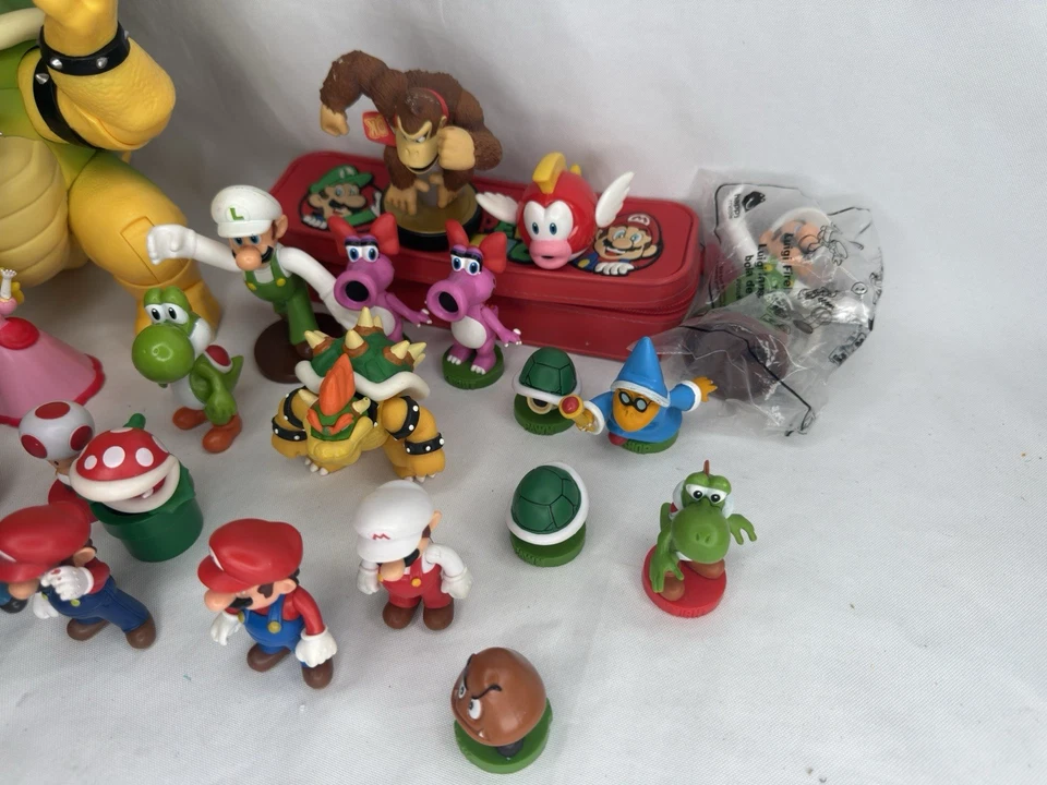 Super Mario Figure Lot – Mario Luigi Peach Bowser Yoshi Donkey Kong + Case - Image 4 of 4