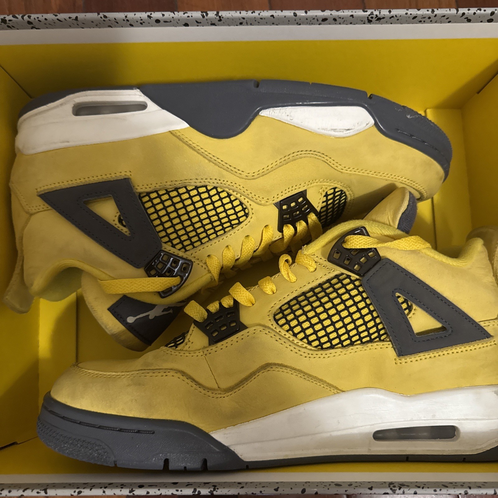 SAOLA Jordan 4 Retro Lightning Taglia 10 5 LEGGERMENTE