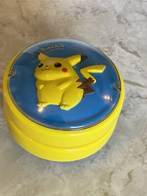 LIGHT UP VTG '98 Tiger Electronics Pokemon action figure Pikachu Animation Yo-Yo