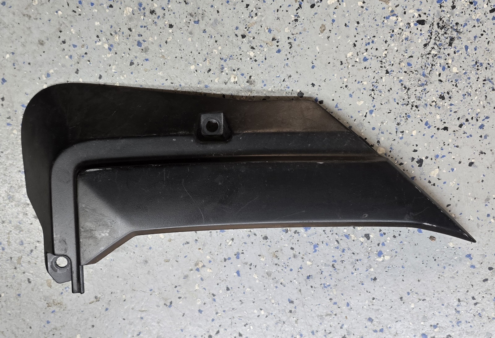 LAMBORGHINI AVENTADOR PASSENGER RIGHT RH SIDE COVER MOULDING OEM 470853510A