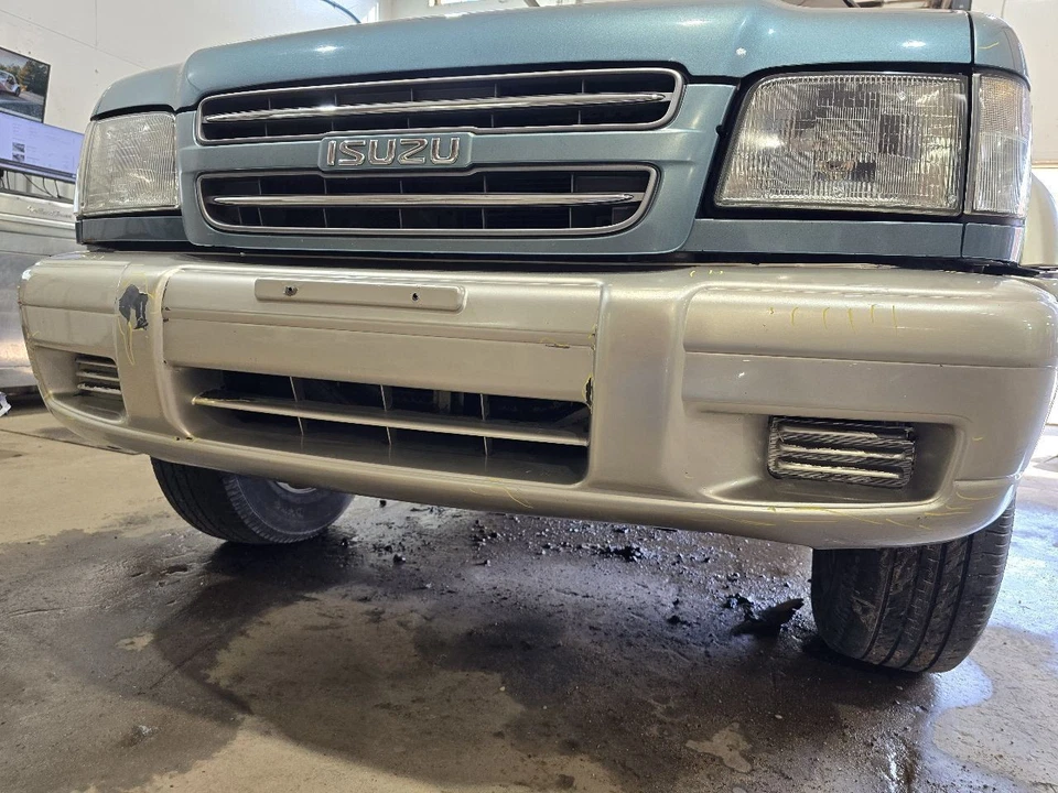Front Bumper With Fender Flare Fits 98-02 ISUZU TROOPER 646681 Foto 2 de 4