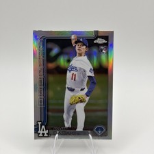 2025 Topps Chrome #217 Roki Sasaki Rookie Los Angeles Dodgers (RC) Refractor Hot