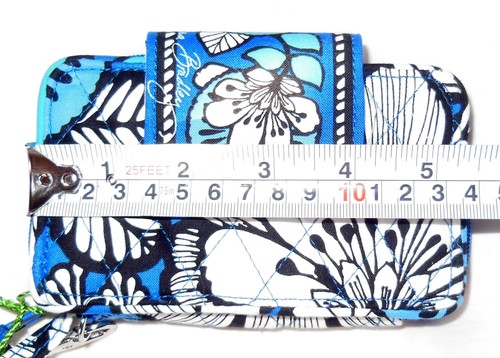 New with Tags Vera Bradley small SMARTPHONE WRISTLET in BLUE BAYOU 12423-159 - Picture 5 of 7