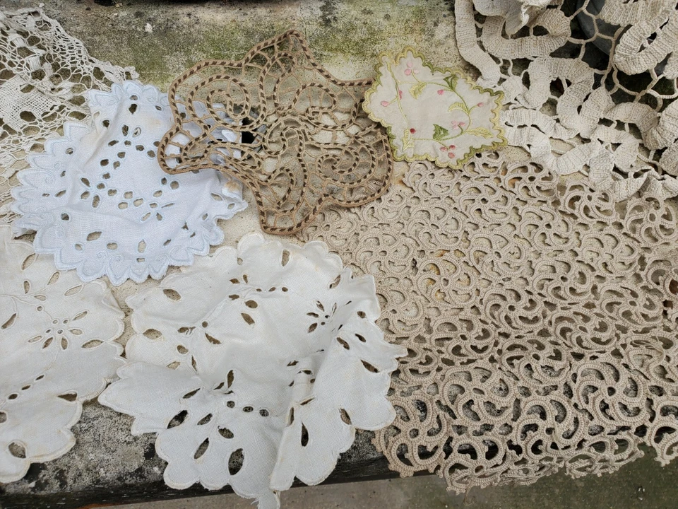 Linge ancien lots brodé napperons et autres... ideal couture déco - Photo 4/4