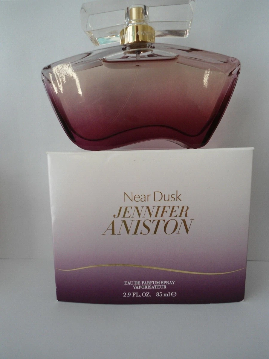 Jennifer aniston near dusk perfume sales