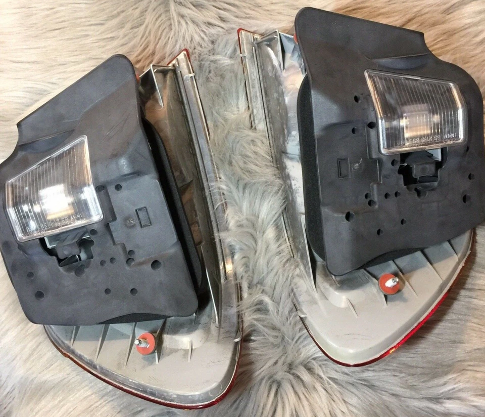Комплект оригинальных подлинных оригинальных запчастей для передних задних фонарей BMW 3 серии 2000 2001 годов выпуска - Изображение 4 из 4