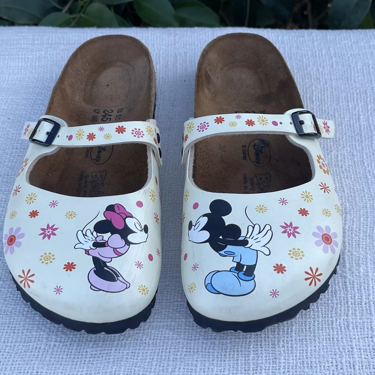 Minnie hotsell mouse birkenstocks
