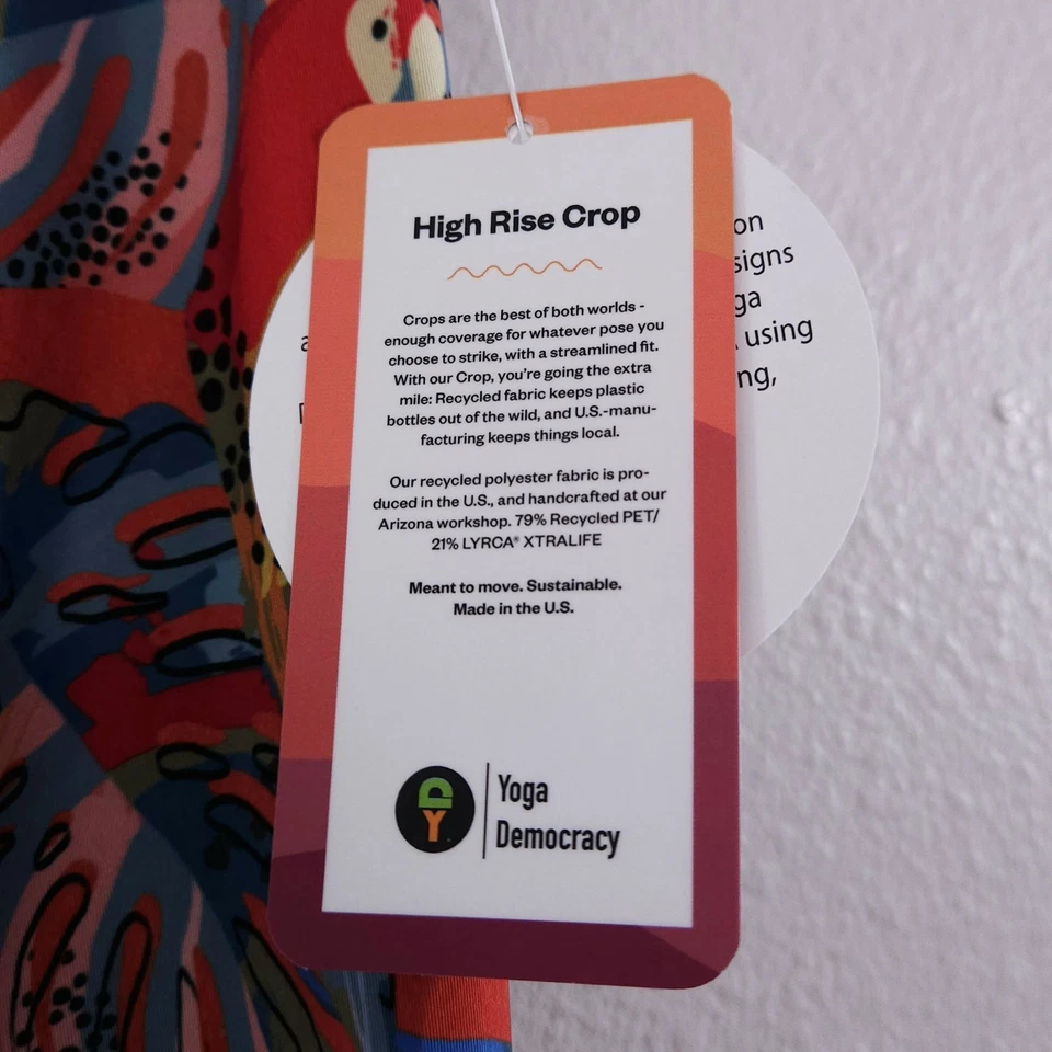 Leggings cortos de tiro alto Yoga Democracy para mujer XL rojo azul amarillo aves tropicales Foto 3 de 4