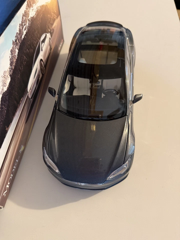 Tesla Diecast Modelo S P100D Escala 1:18 Medianoche Plata Metálico (Gris) Nuevo En Caja Foto 3 de 4