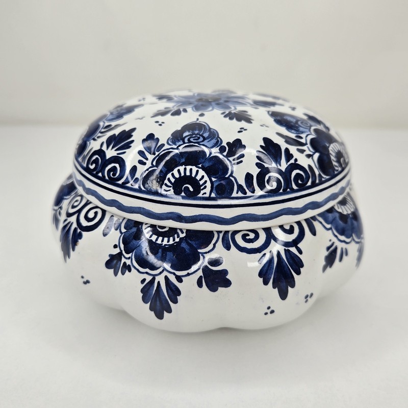 DELFTS BLUE Holland Covered Jar Candy Dish Vintage Hand Painted Ceramic