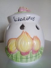 Pot à échalotes - Faïence ajouré - décor en relief couleurs H20cm - non signé