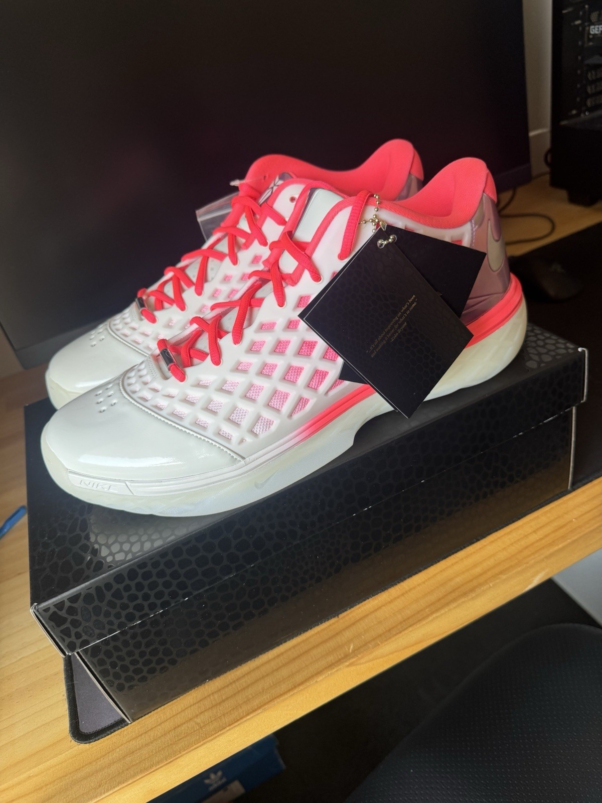 Nike Kobe 3 Low Protro “WNBA” Basketball Sneaker White/Pink US 14 3