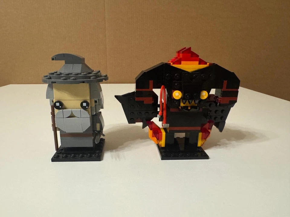 LEGO Brickheadz 40631 Gandalf the Grey and Balrog, Foto 1 von 2