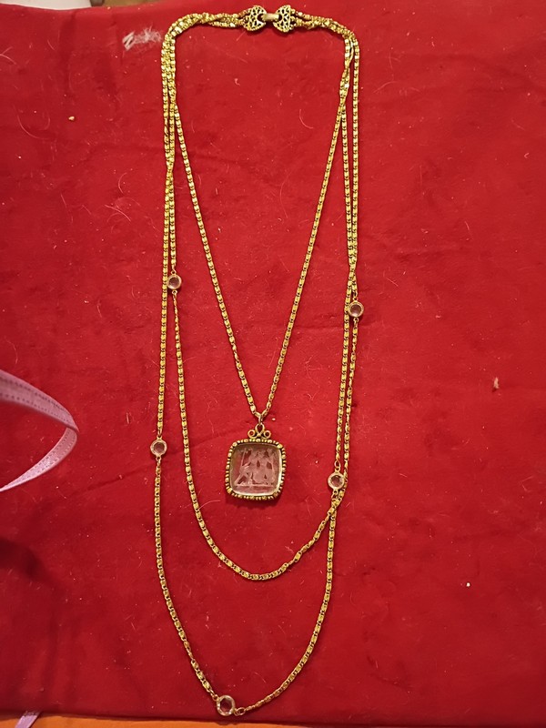 Vintage Goldette Cameo Triple Strand