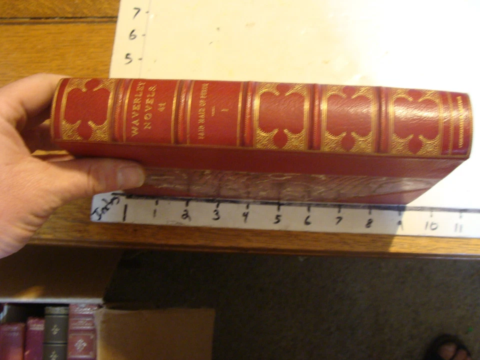 CONNOISSEUR ED. WAVERLEY NOVEL: FAIR MAID OF PERTH, vol. 1, Walter Scott, 1894 - Image 2 of 4