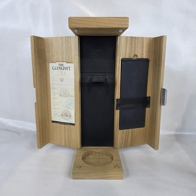 Glenlivet Single Malt Scotch Whisky XXV 25 Years Age Wooden box w