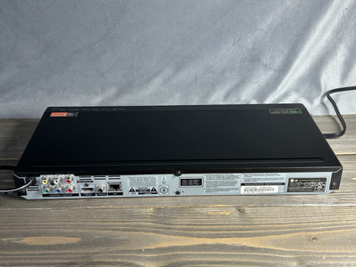 LG BD630 Smart Network Streaming Blu-Ray/DVD Player Netflix No