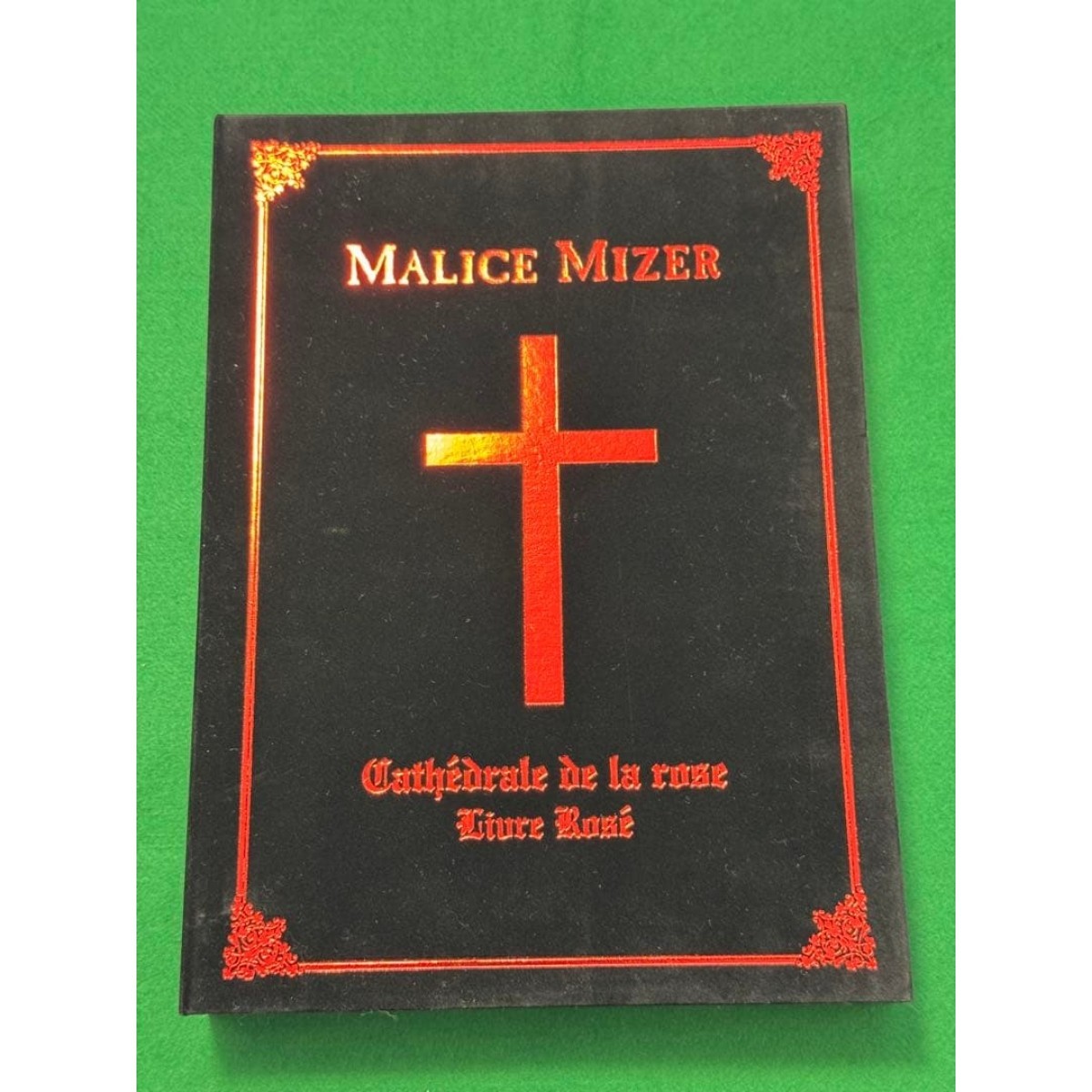 Malice Mizer Photo Book Cathedrale de la Rose Livre Rose w/cross