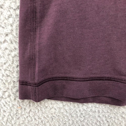T-shirt Lululemon Basic uomo piccola aderente viola prugna manica corta scollo a V attiva - Foto 4 di 12