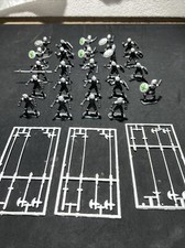 VINTAGE LOT OF 24 MEDIEVAL KNIGHTS TOY SOLDIERS