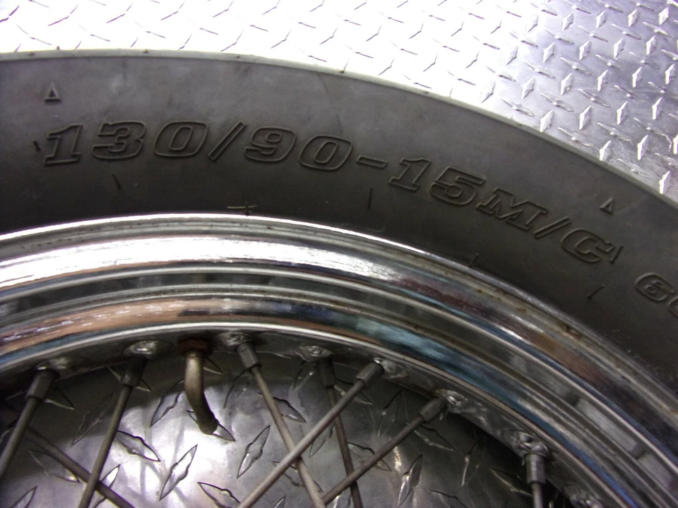 704 B HONDA REBEL CMX 250 2004 OEM RUEDA TRASERA Foto 3 de 4