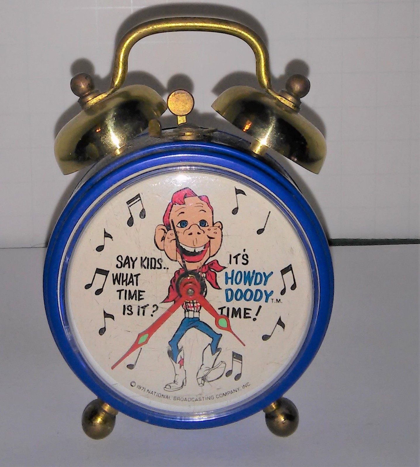 It's Howdy Doody Time vintage alarm clock very cool very nice very