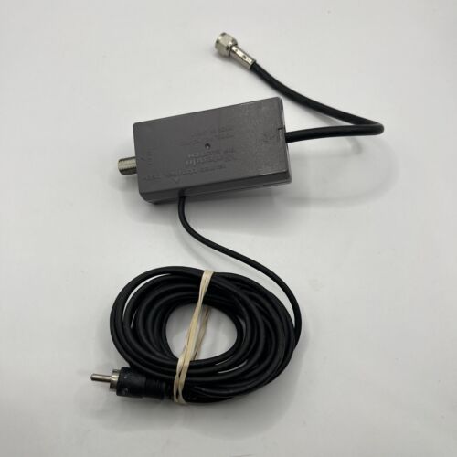 Ein offizielles Original-Zubehör-Hersteller Original SNES Nintendo System RF Switch TV Kabel getestet