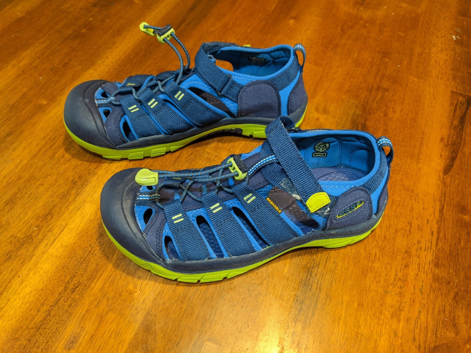 Scarpe da acqua blu Keen taglia 7