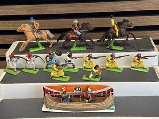 Britains deetail Arabs Mounted Cowboy’s Herald Indian Canoe & Other Figures..