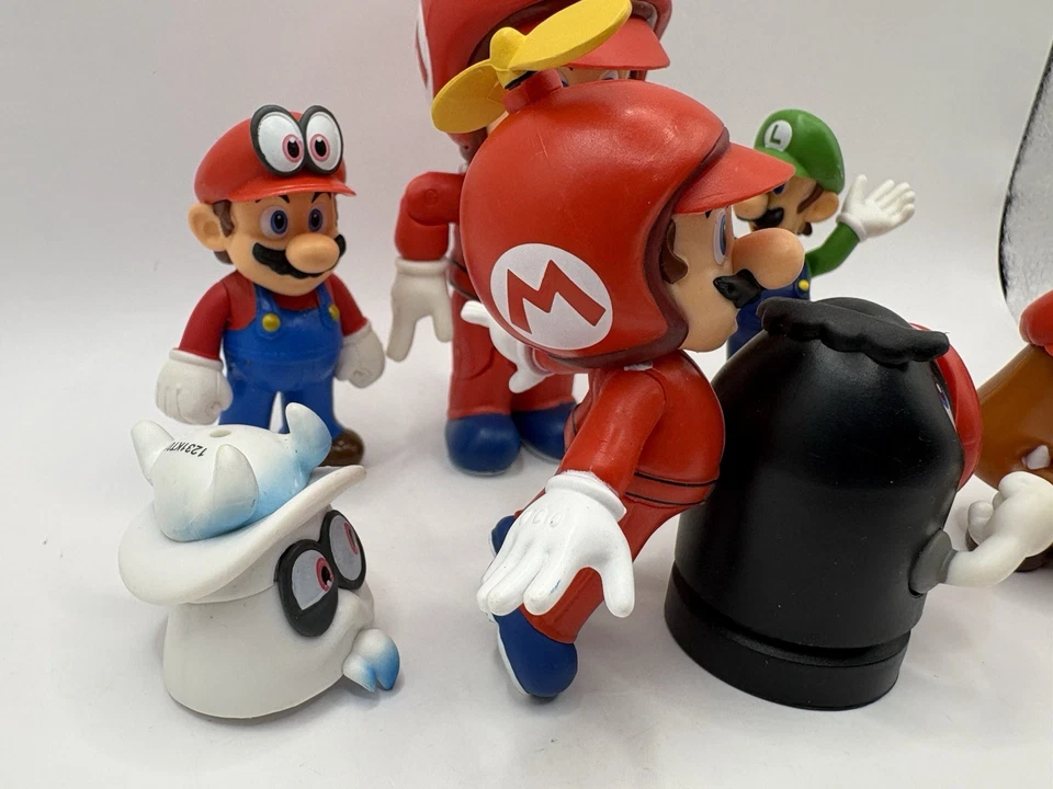 Figuras Jakks de Super Mario Cappy, Propeller Mario, Captured Bill, Goomba, Luigi Foto 2 de 4