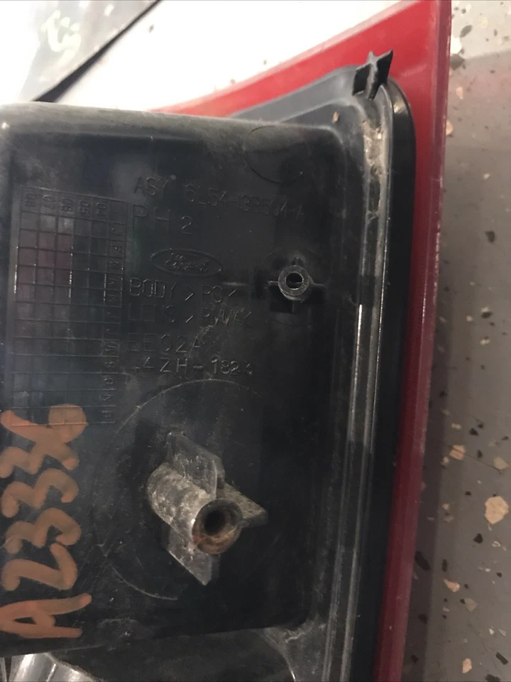 Lanterna traseira direita 6l54-13B504-A fabricante de equipamento original 2008 2009 2010 2011 Ford Ranger - Imagem 3 de 4