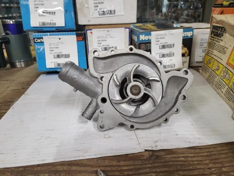 Bomba de refrigerante de motor profesional (Airtex) para Chevy Camaro 80-81 ACDelco 252-582 Foto 2 de 3